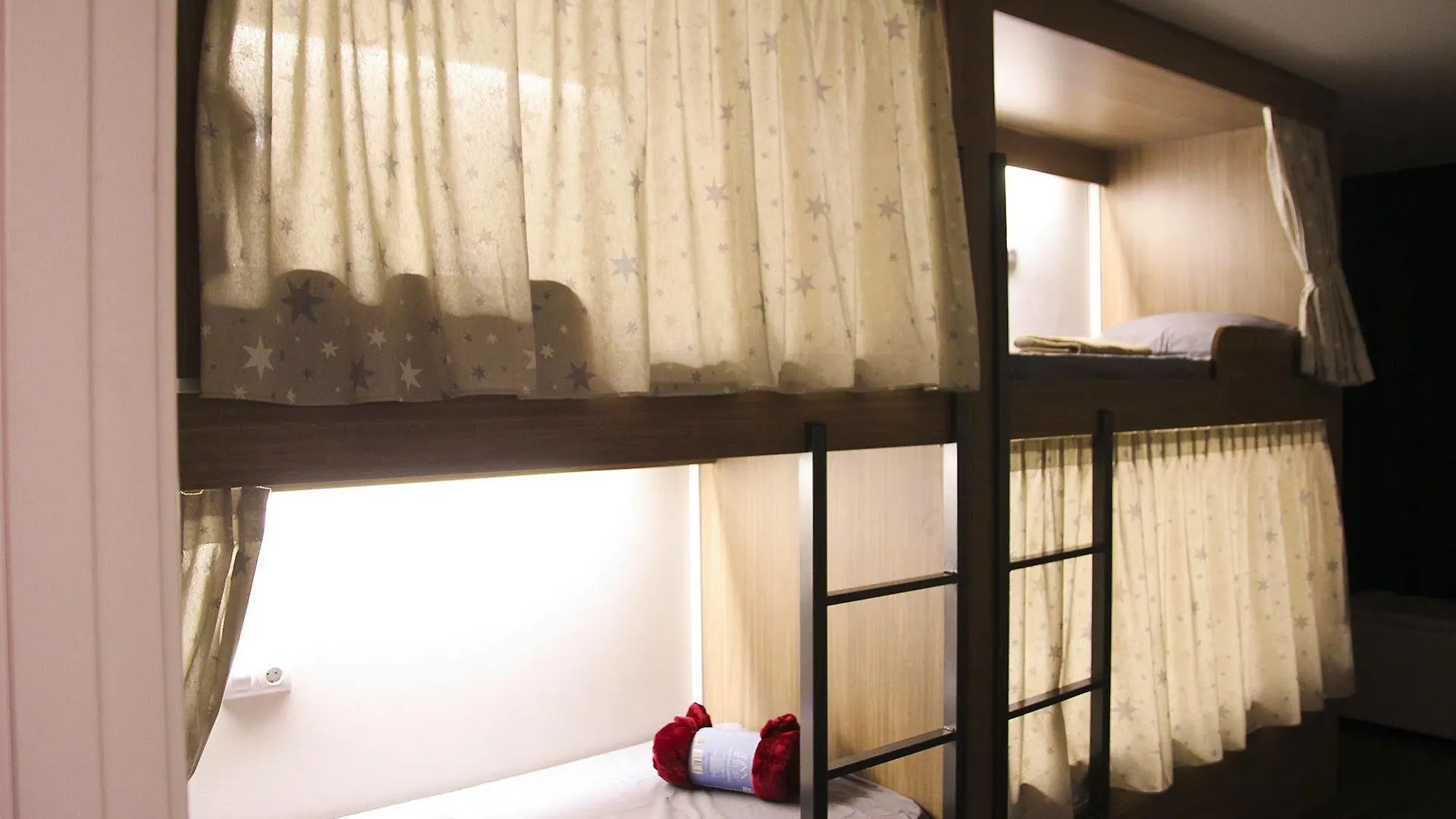 Barcelona & You Hostel Sagrada Familia 0*,
